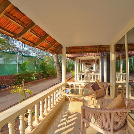 Morjim Holiday Beach Resort エクステリア 写真